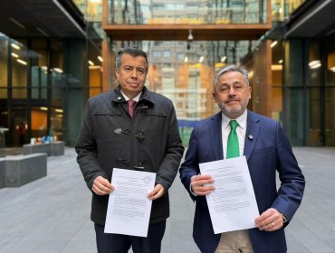 Diputados Celis y Durán presentan denuncia contra exdirector de Migraciones tras informe de Contraloría sobre niños haitianos