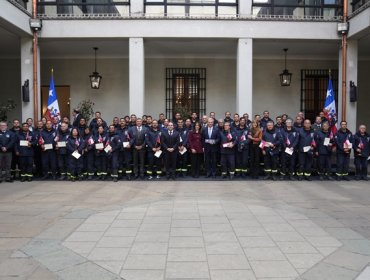 "Nos sentimos orgullosos": Kast recibió a rescatistas que participaron en labores de búsqueda tras terremotos en Venezuela