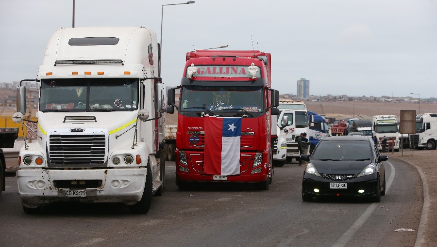 Camioneros plantean que aún hay margen para seguir bajando el precio del diésel