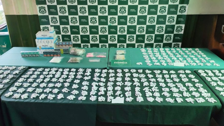 Detienen a pareja con más de 3 kilos de droga y cigarrillos de contrabando en Conchalí
