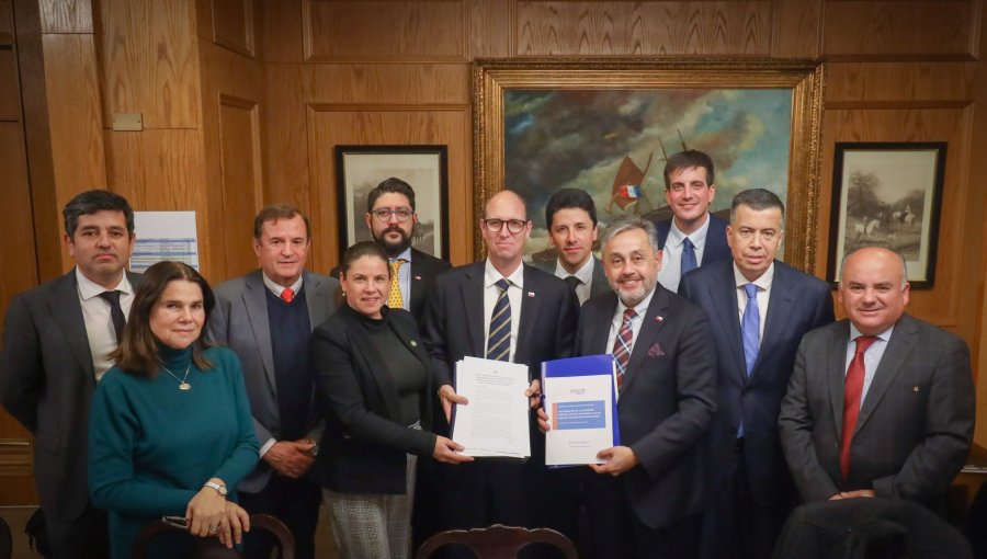 Bancada de diputados de RN presenta agenda legislativa para fortalecer el trabajo de las policías