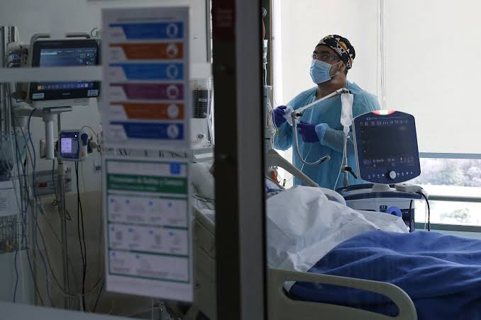 Hospitalizaciones por causa respiratoria muestran un aumento en personas de 65 años y más