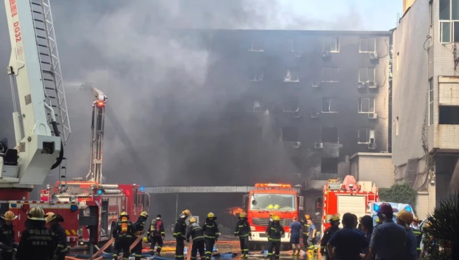 Incendio en una fábrica de calzado deja al menos 28 personas fallecidas en el este de China