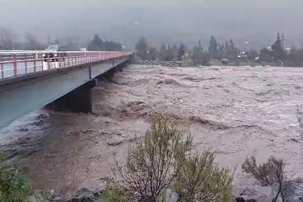 Declaran Alerta Amarilla para la comuna de San Clemente por crecida del río Maule