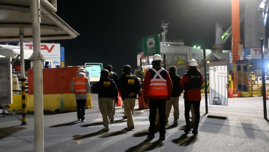 Operativo entre Aduanas, PDI y Policía Marítima al interior del sector portuario de Valparaíso finalizó con cinco detenidos