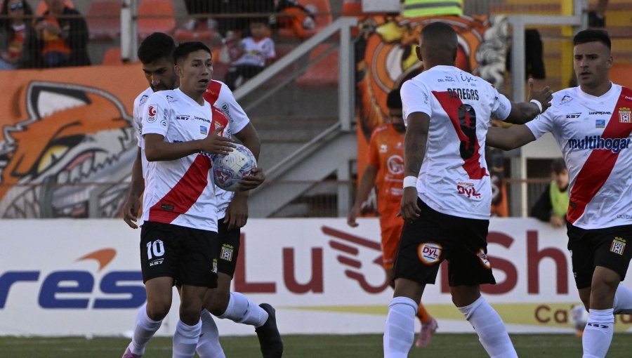 En Curicó Unido valoran la llegada del VAR al Ascenso: "Nos da tranquilidad a todos"