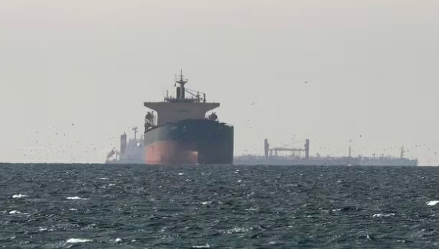 Irán cierra el estrecho de Ormuz y eleva la tensión con Estados Unidos
