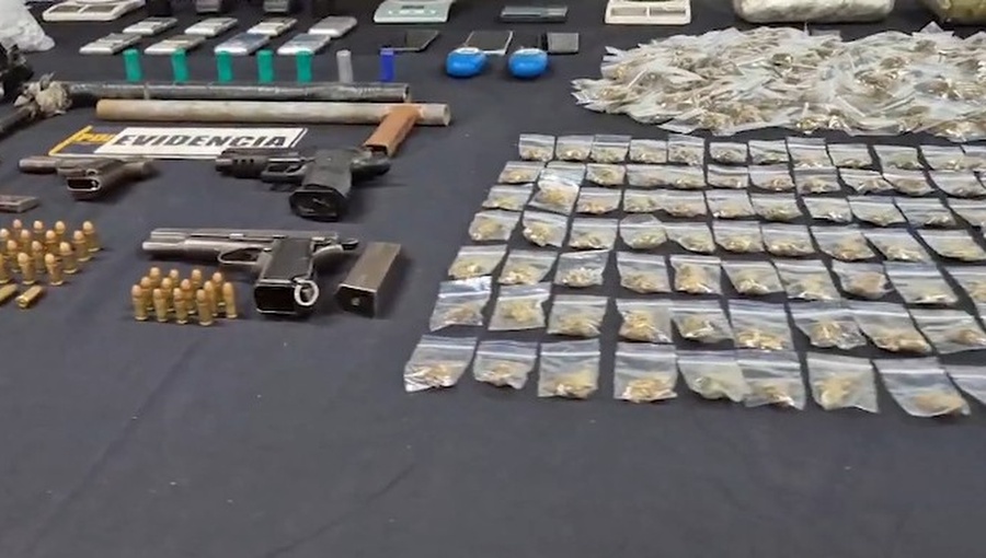 PDI incauta drogas y arma de la Policía Federal Argentina en La Pintana