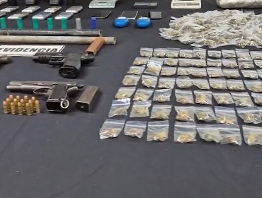 PDI incauta drogas y arma de la Policía Federal Argentina en La Pintana