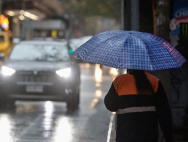 Declaran Emergencia Preventiva en 10 regiones del país ante sistema frontal "de gran intensidad y multiamenaza"