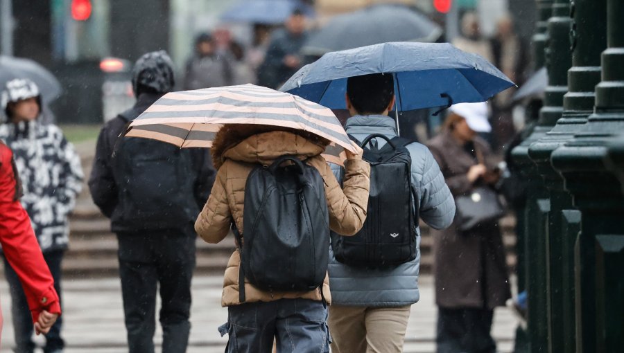 Declaran Alerta Temprana Preventiva para la región Metropolitana ante pronóstico de precipitaciones, nevadas y viento