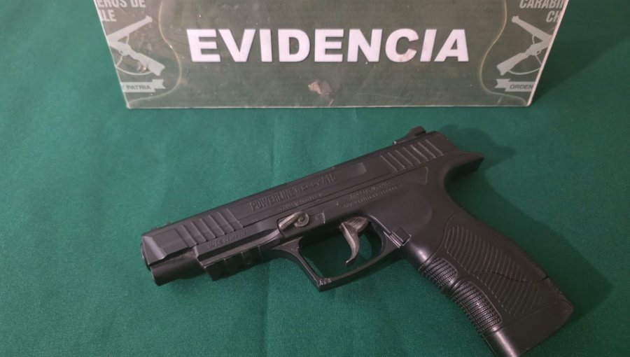 Detienen a sujeto por disparos y amenazas de muerte en medialuna de Santo Domingo