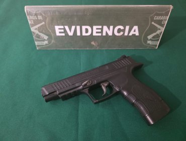 Detienen a sujeto por disparos y amenazas de muerte en medialuna de Santo Domingo