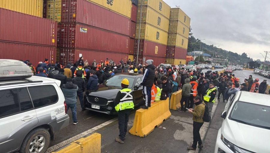 Trabajadores portuarios acusan "nula voluntad" del Gobierno y mantiene movilización por pensiones de gracia