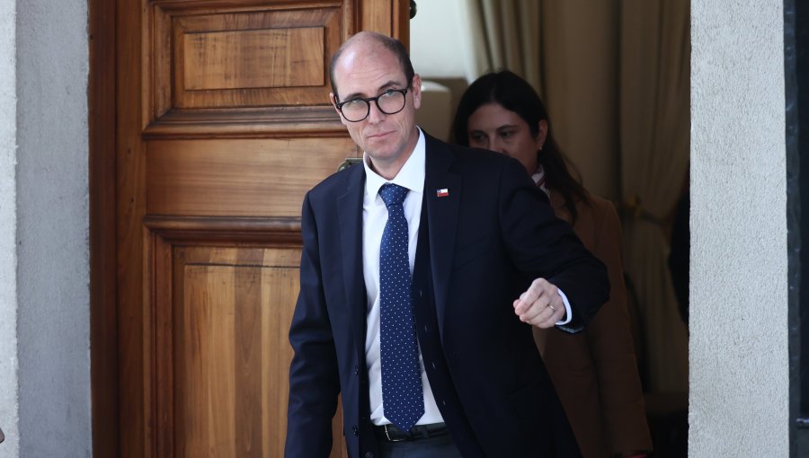 Arrau acusa que el INDH "vuelve a romantizar el vandalismo" tras afirmar que sancionar rayados es "criminalizar la expresión artística"