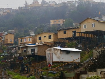 Sernageomin intensifica monitoreo en zonas afectadas por el megaincendio en Viña del Mar y Quilpué ante la llegada de temporales