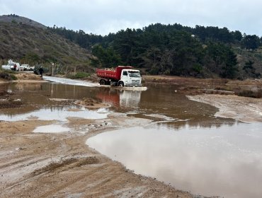 Monitorean puntos críticos de Papudo y reportan inundación temporal del badén Las Salinas