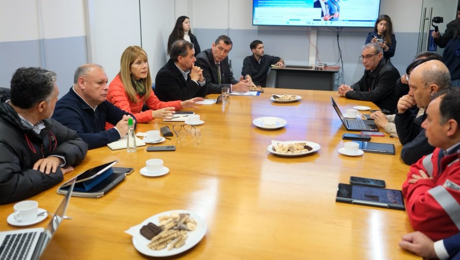 15 mil clientes se encuentra sin suministro eléctrico en la Región de Valparaíso: Autoridades refuerzan coordinación ante sistema frontal