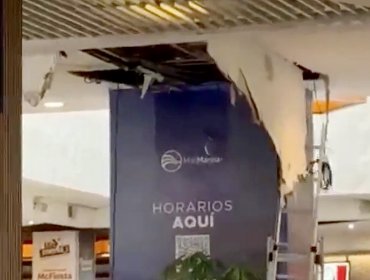 Parte del techo del Mall Marina de Viña del Mar cae en pleno patio de comidas