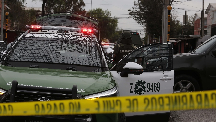 Dos carabineros resultan heridos a bala durante procedimiento de fiscalización en Lo Espejo