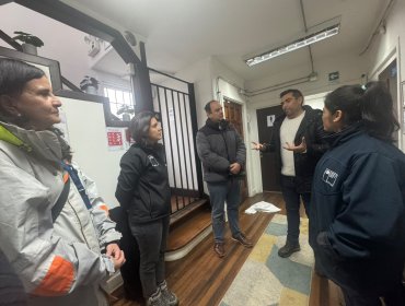 Seremi de Desarrollo Social refuerza monitoreo de albergues en Valparaíso durante sistema frontal y recuerda uso del Fono Calle