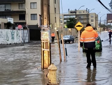 Alcaldesa de Quilpué pide elevar alertas tras emergencias por lluvias y desborde de canal