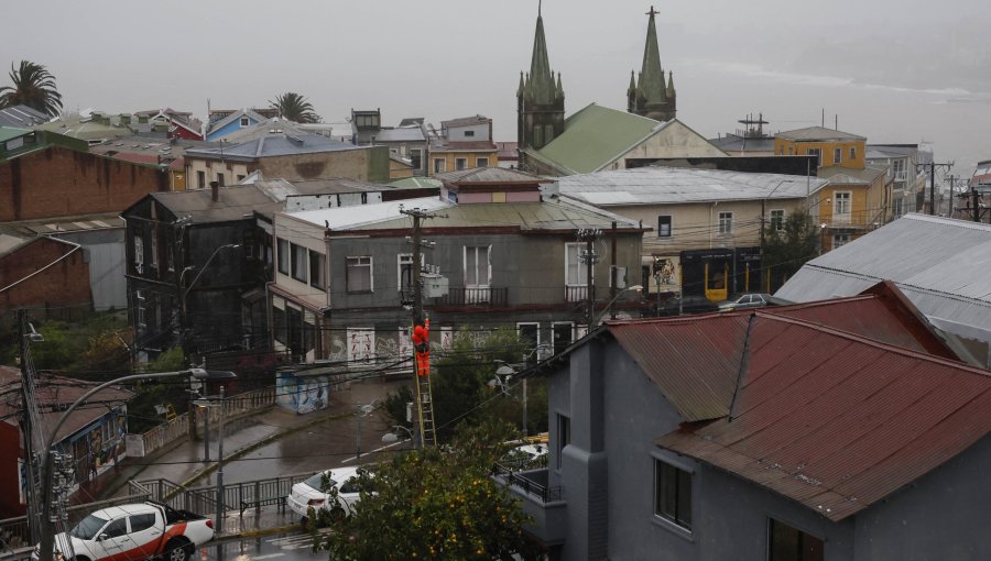 La región de Valparaíso concentra la mayor cantidad de cortes de luz por el sistema frontal