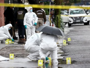 En estado grave, pero fuera de riesgo vital se encuentran los carabineros baleados en Lo Espejo