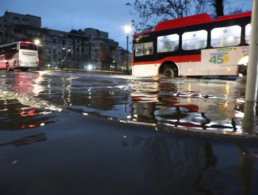Senapred mantiene en tres los fallecidos por sistema frontal y advierte que aún falta el peak de las precipitaciones