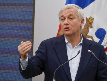 Presidente Kast condena ataque a carabineros en Lo Espejo y asegura que "vamos a ir por ese criminal"