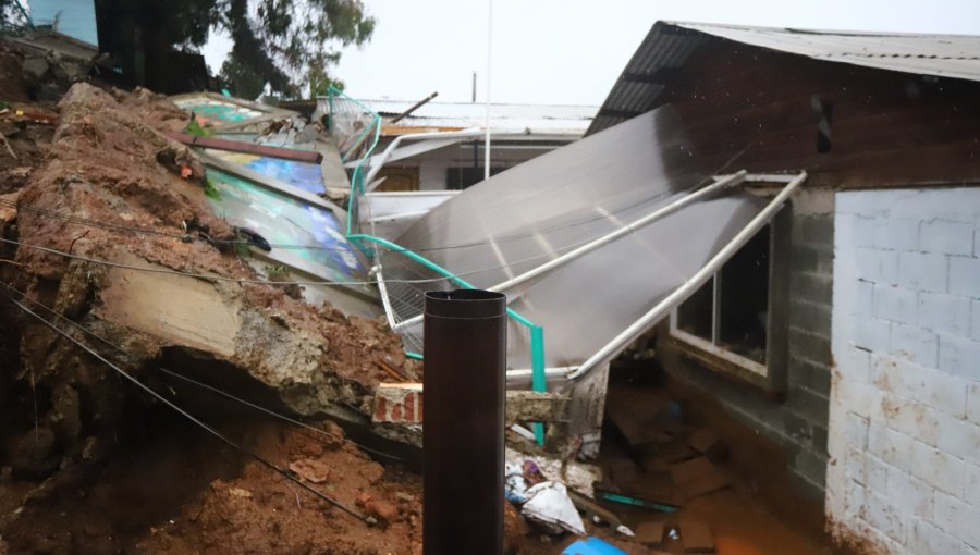 Balance de sistemas frontales en Chile: cuatro fallecidos, más de 516 damnificados y 367 mil clientes sin luz entre Atacama y La Araucanía