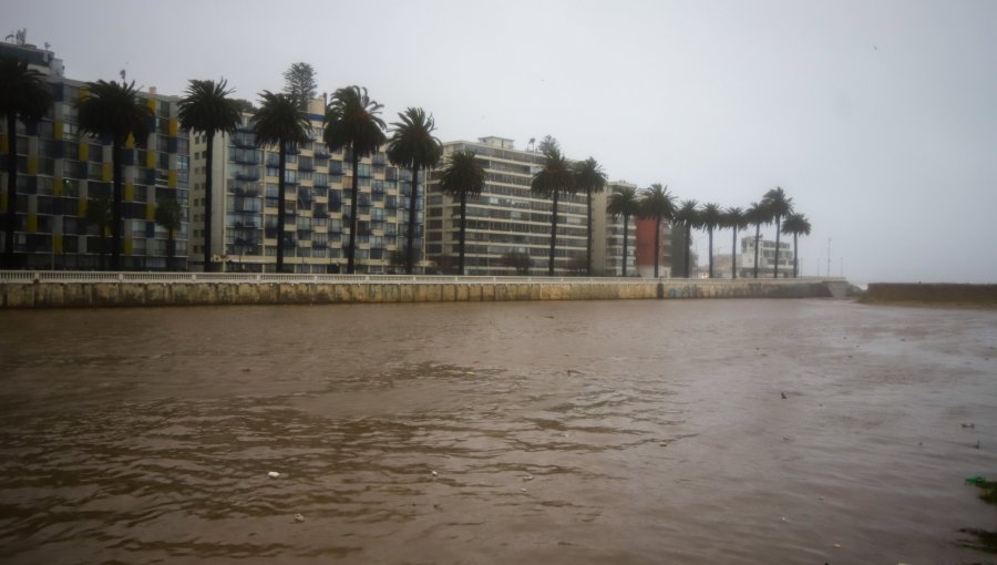 Delegado revela que estero de Reñaca estuvo "a centímetros" de desbordarse y Marga Marga a "un metro" durante el sistema frontal