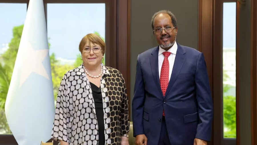 Michelle Bachelet se reúne con el presidente de Somalia en su campaña para liderar la ONU