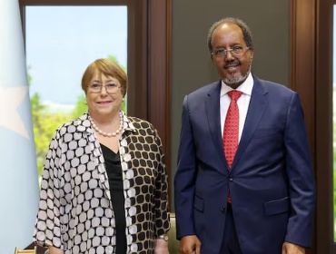 Michelle Bachelet se reúne con el presidente de Somalia en su campaña para liderar la ONU