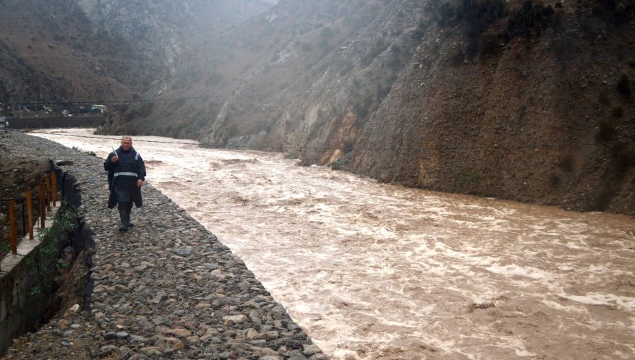 Solicitan evacuar sectores Valle de Los Ángeles e Hinojal en la comuna de La Serena por desborde del río Elqui