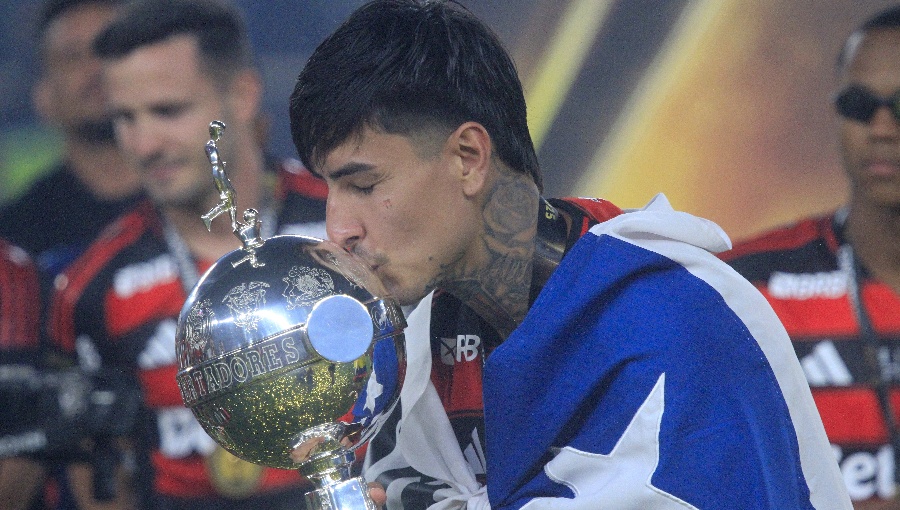 Flamengo busca renovar el contrato de Erick Pulgar ante interés de clubes extranjeros