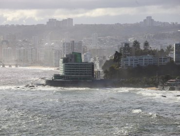 Nuevo sistema frontal llega a la región de Valparaíso: se esperan ráfagas de viento de hasta 70 km/h, tormentas eléctricas y granizos