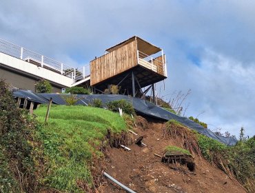 Apart hotel de Concón queda al borde del colapso tras impactante deslizamiento de tierra