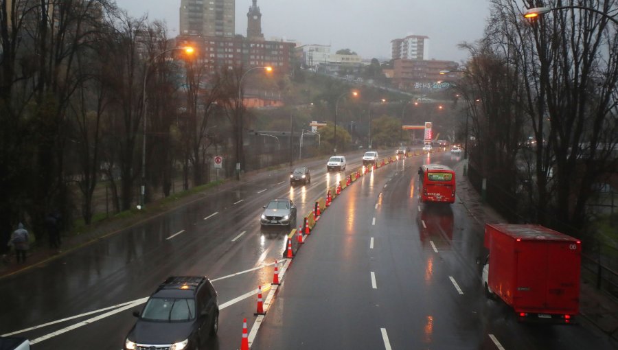 Martes marcará el peak del sistema frontal: advierten fuertes lluvias, vientos de hasta 74 km/h y marejadas en la región de Valparaíso