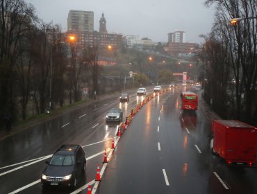 Martes marcará el peak del sistema frontal: advierten fuertes lluvias, vientos de hasta 74 km/h y marejadas en la región de Valparaíso