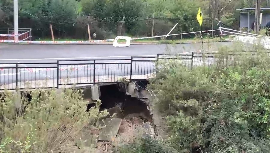 Socavón obliga a cerrar acceso a El Olivar: riesgo en puente de calle Tamarugal mantiene suspendido el tránsito vehicular