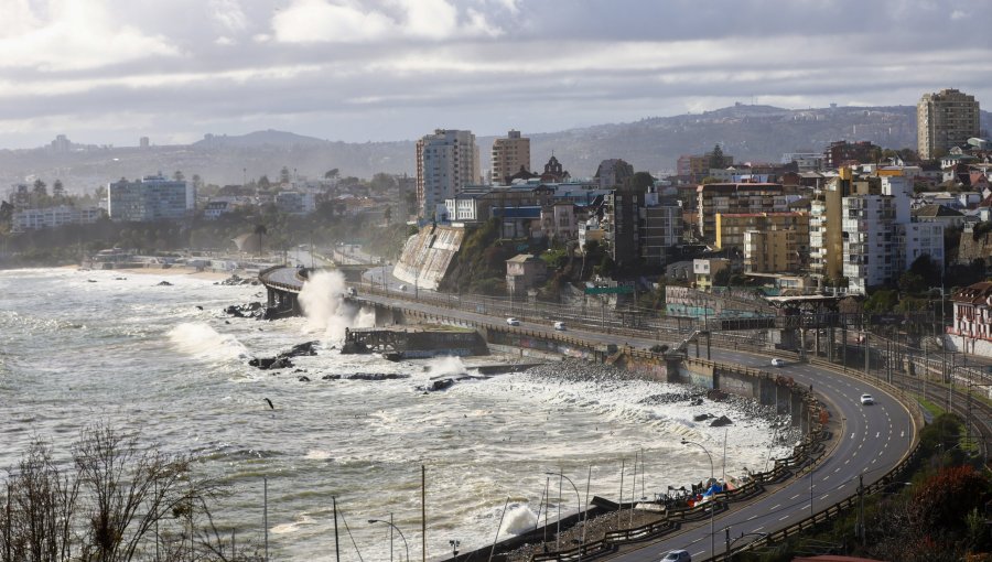 Advierten que nuevo sistema frontal traerá intensas lluvias, fuertes vientos y riesgo de tormentas eléctricas en la región de Valparaíso