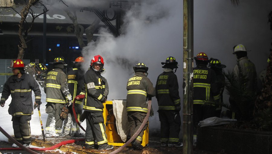 Cinco integrantes de una familia mueren en incendio que destruyó cuatro viviendas en El Bosque