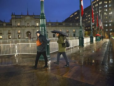 Gobernador Orrego hace balance del temporal en la RM: ciudad resiste bien, pero Talagante sufre complejo escenario