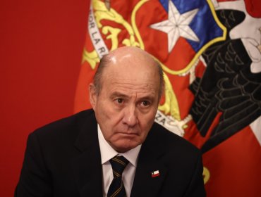 Ministro Quiroz asegura que el Gobierno "cuenta con los recursos" para ayudar a afectados por el sistema frontal
