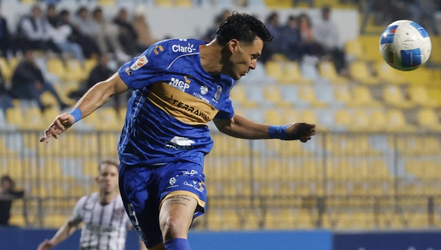 Defensa de Everton criticó a hinchas chilenos tras la final perdida por Argentina: "Deseaban profundamente nuestra derrota"