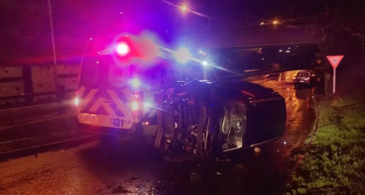 Milagrosa salvada en Viña del Mar: conductora resulta ilesa tras desbarrancar cerca de 20 metros al ingreso del Camino Internacional