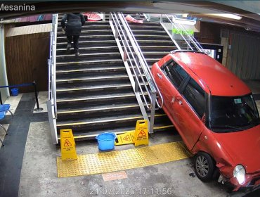 Un fallecido y cuatro lesionados deja grave accidente que terminó con vehículo al interior de estación de metro Viña del Mar