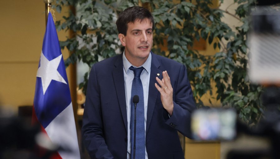 Schalper responde a Kaiser y recalca que "tenemos que bailar la música de la Reconstrucción"