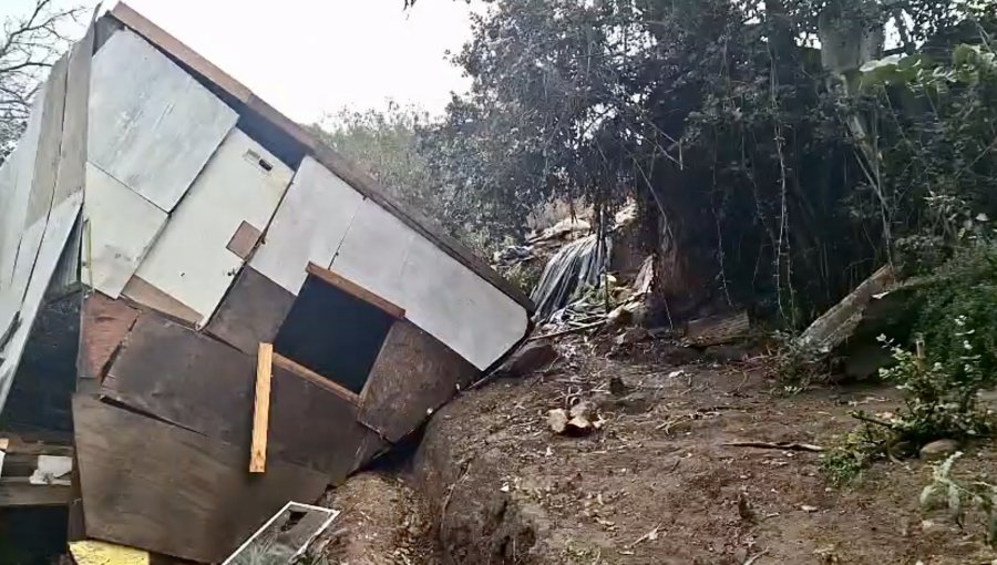 "Sólo queda esperar lo peor": la desgarradora historia de dos vecinos de Viña del Mar que vieron derrumbados sus sueños con la lluvia